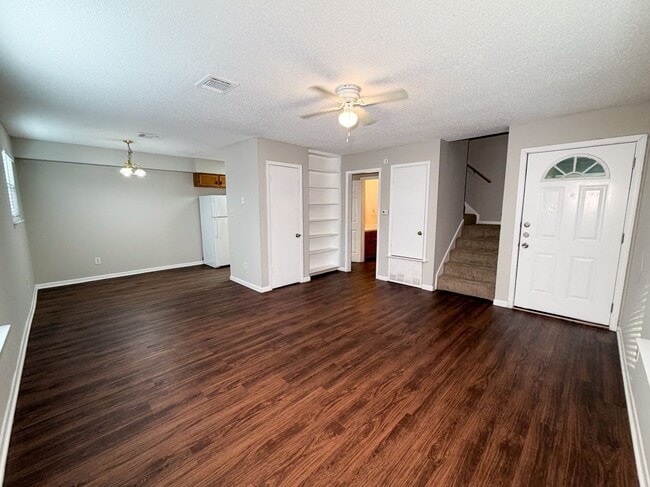 property at 115 S Frio St