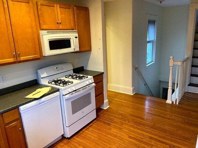 192 Pleasant St in Norwood, MA - Building Photo - Building Photo