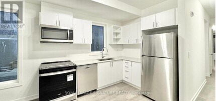 1650 Victoria Park Ave in Toronto, ON - Building Photo - Building Photo