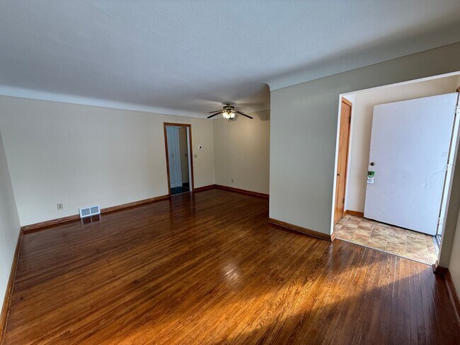 1954-1956 Hazelwood St in Maplewood, MN - Foto de edificio - Building Photo