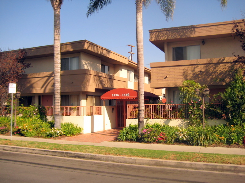 1436 Armacost Ave in Los Angeles, CA - Foto de edificio