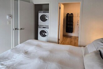 1020 Rue de Bleury in Montréal, QC - Building Photo - Building Photo