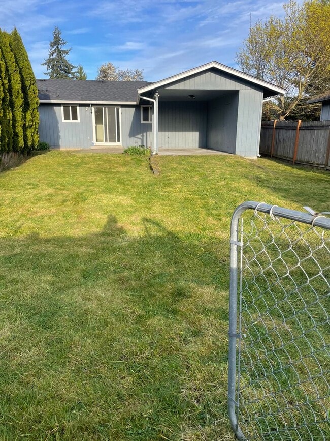 516 16 St SE in Puyallup, WA - Building Photo - Building Photo