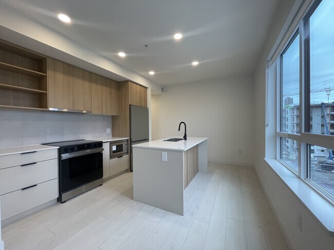 13439-1394A 94a Ave in Surrey, BC - Building Photo - Building Photo