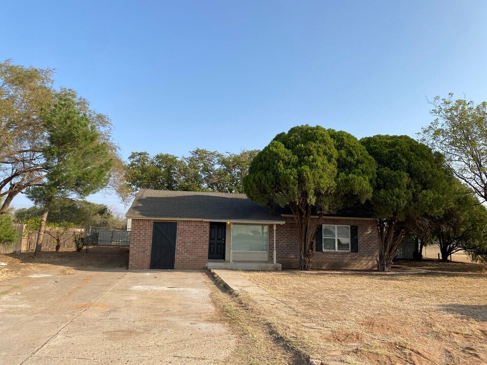 4005 E 4th St in Lubbock, TX - Building Photo