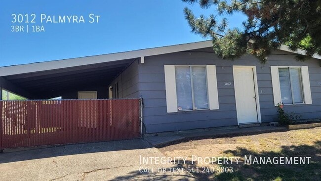 3012 Palmyra St in Medford, OR - Building Photo - Building Photo