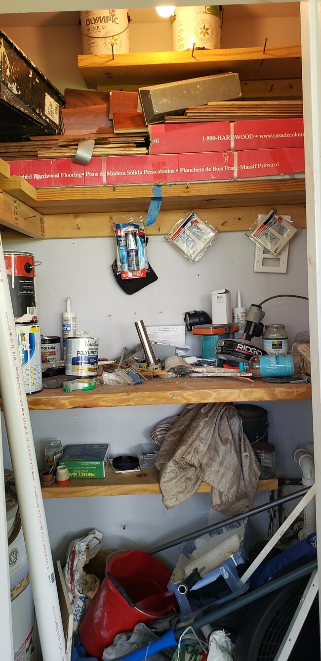 property at 4916 Hawaii Blvd