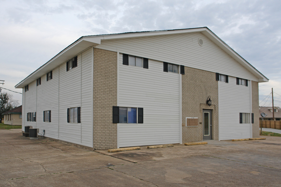 1250 W Cardinal Dr in Beaumont, TX - Building Photo