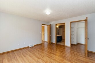 212 Stephans St in Tiffin, IA - Building Photo - Building Photo