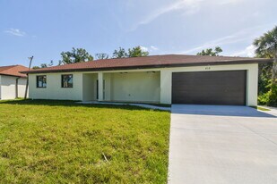 406 Border St in Port Charlotte, FL - Building Photo