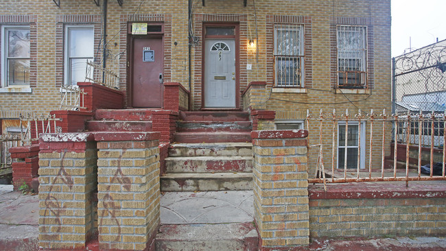 393 Montauk Ave in Brooklyn, NY - Building Photo - Building Photo