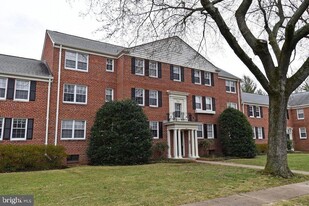 6617 E Wakefield Dr, Unit B2 in Alexandria, VA - Building Photo