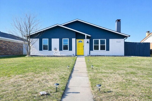 property at 2223 Ridgedale Dr