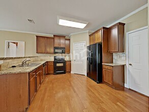 731 Langley Farms Dr in Loganville, GA - Building Photo - Building Photo