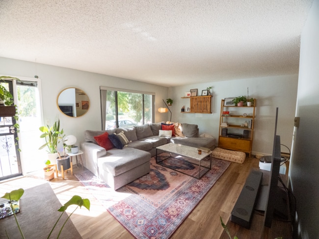 property at 1828 S Ammons St