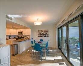 1754 Bald Eagle Dr in Naples, FL - Foto de edificio - Building Photo