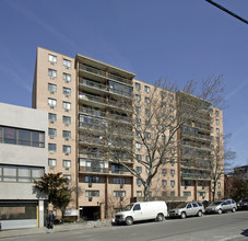 The Towers at Briarwood Condominium in Flushing, NY - Building Photo - Building Photo