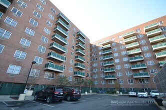 131 Freeman St, Unit 732 in Brookline, MA - Building Photo - Building Photo