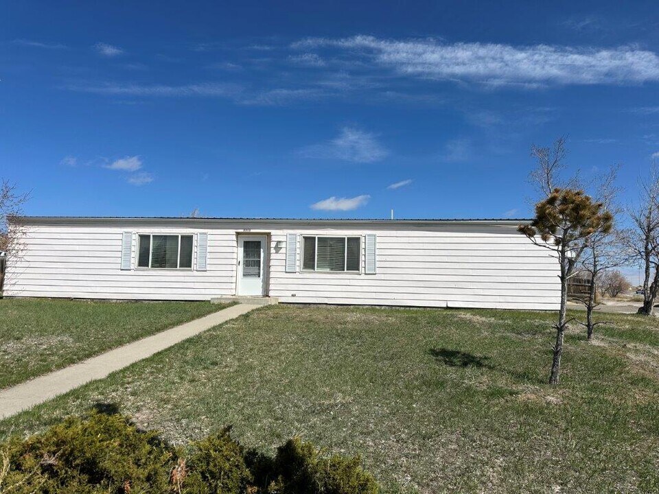 1313 Sigma Dr in Rawlins, WY - Foto de edificio