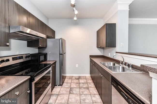 3021 Nicosh Cir in Falls Church, VA - Foto de edificio - Building Photo
