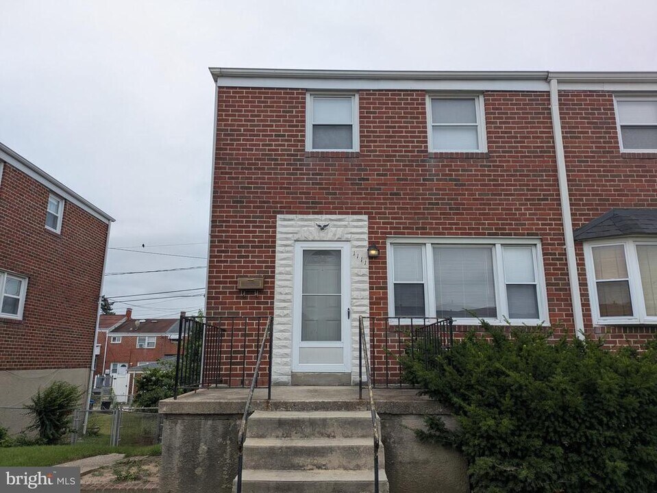 1111 Circle Dr in Arbutus, MD - Building Photo
