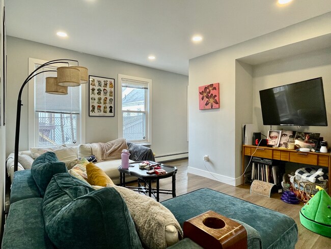 11 Pearl Ter, Unit 1 in Somerville, MA - Building Photo - Building Photo