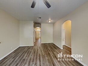 102 Citrus Landing Dr in Plant City, FL - Building Photo - Building Photo