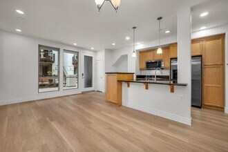 5410 W 149th Pl in Hawthorne, CA - Foto de edificio - Building Photo