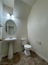 9210 Pembrook Falls Ave in Las Vegas, NV - Building Photo - Building Photo