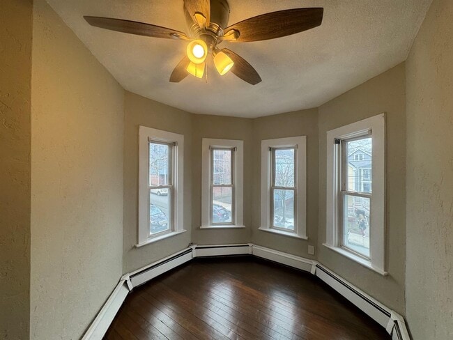 60 Prescott St in Somerville, MA - Foto de edificio - Building Photo