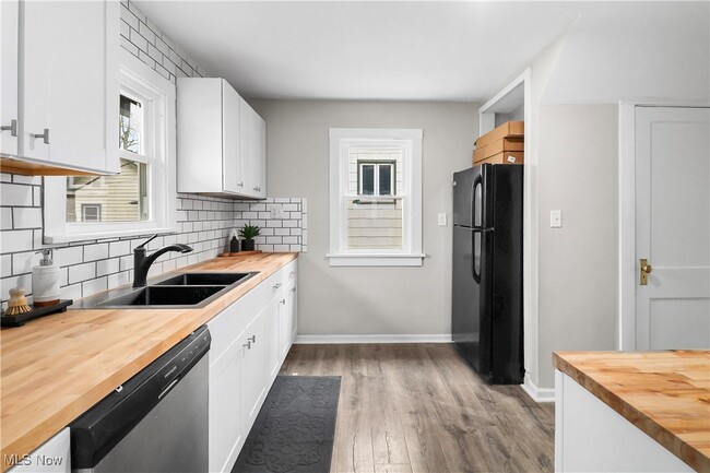 property at 1488 S Taylor Rd