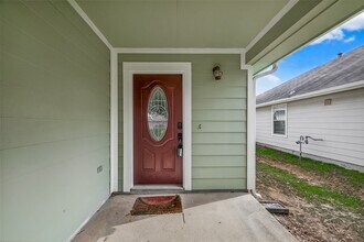 9418 Belleclaire Ln in Houston, TX - Building Photo - Building Photo