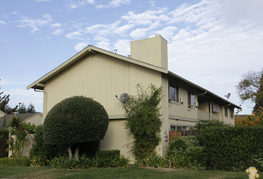 5321 Sonoma Dr in Pleasanton, CA - Building Photo