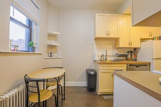 11 Gorham St, Unit 9 in Boston, MA - Foto de edificio - Building Photo