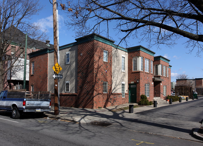 Tasker Village Apartments in Philadelphia, PA - Foto de edificio - Building Photo