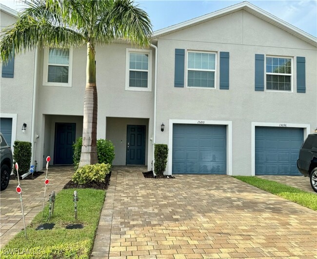 15100 Wildflower Cir in Naples, FL - Foto de edificio - Building Photo