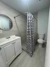 7620 SW 21st St in Miami, FL - Foto de edificio - Building Photo