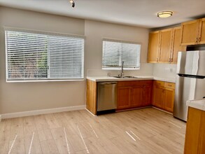 812 Westmount Dr in West Hollywood, CA - Building Photo - Building Photo