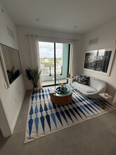 1822 Fillmore St, Unit B3 in Hollywood, FL - Building Photo - Building Photo