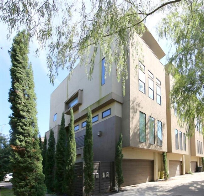 property at 5425 Floyd St