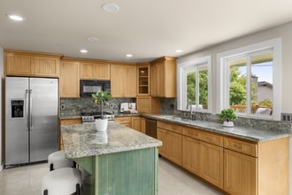 18150 60th Pl NE in Kenmore, WA - Building Photo - Building Photo