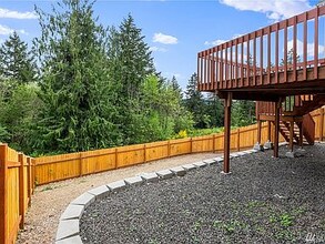2483 W Ridge Rock Way in Bremerton, WA - Building Photo - Building Photo