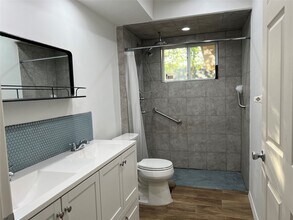 5410 Greylog Dr in Houston, TX - Building Photo - Building Photo