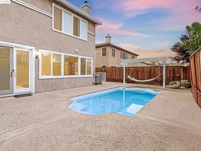 364 Dante Ct in Brentwood, CA - Building Photo - Building Photo