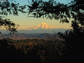 48 Eagle Crest Dr in Lake Oswego, OR - Building Photo - Building Photo
