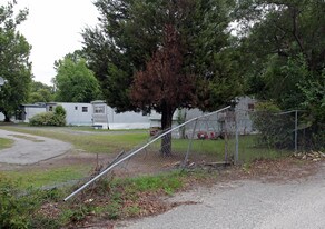 5513 Woodbine Ave in North Charleston, SC - Building Photo