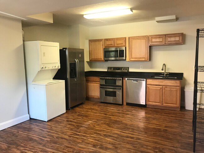 201 E 33rd St photo'