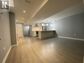 271 Wardlaw Pl in Vaughan, ON - Building Photo - Building Photo