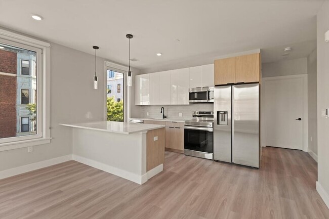 211 Green St, Unit 211 in Boston, MA - Foto de edificio - Building Photo