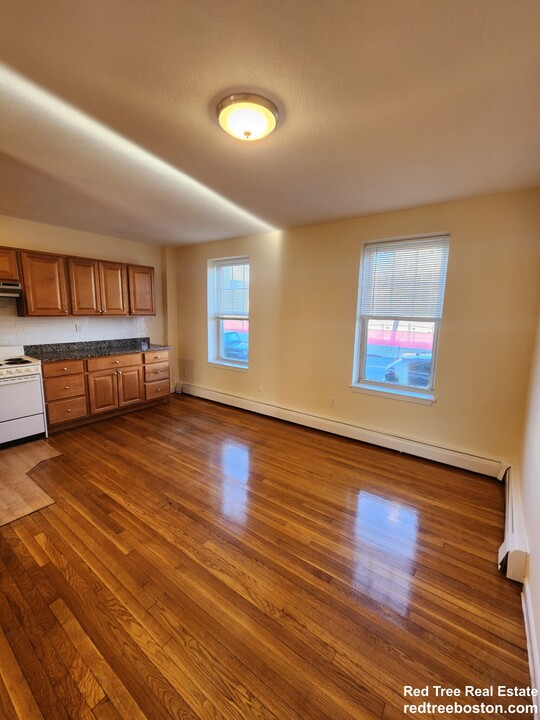 168 North Beacon St, Unit 1 in Boston, MA - Building Photo